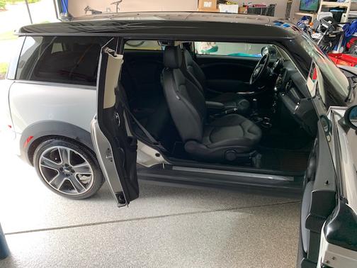 Photo 5 of 8 of 2012 MINI Cooper S Clubman Base